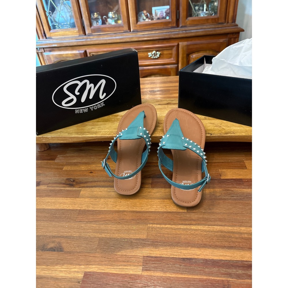 SM New York Studded Sandals Womens 8 Teal Excellent Silver Stud Thong Flats